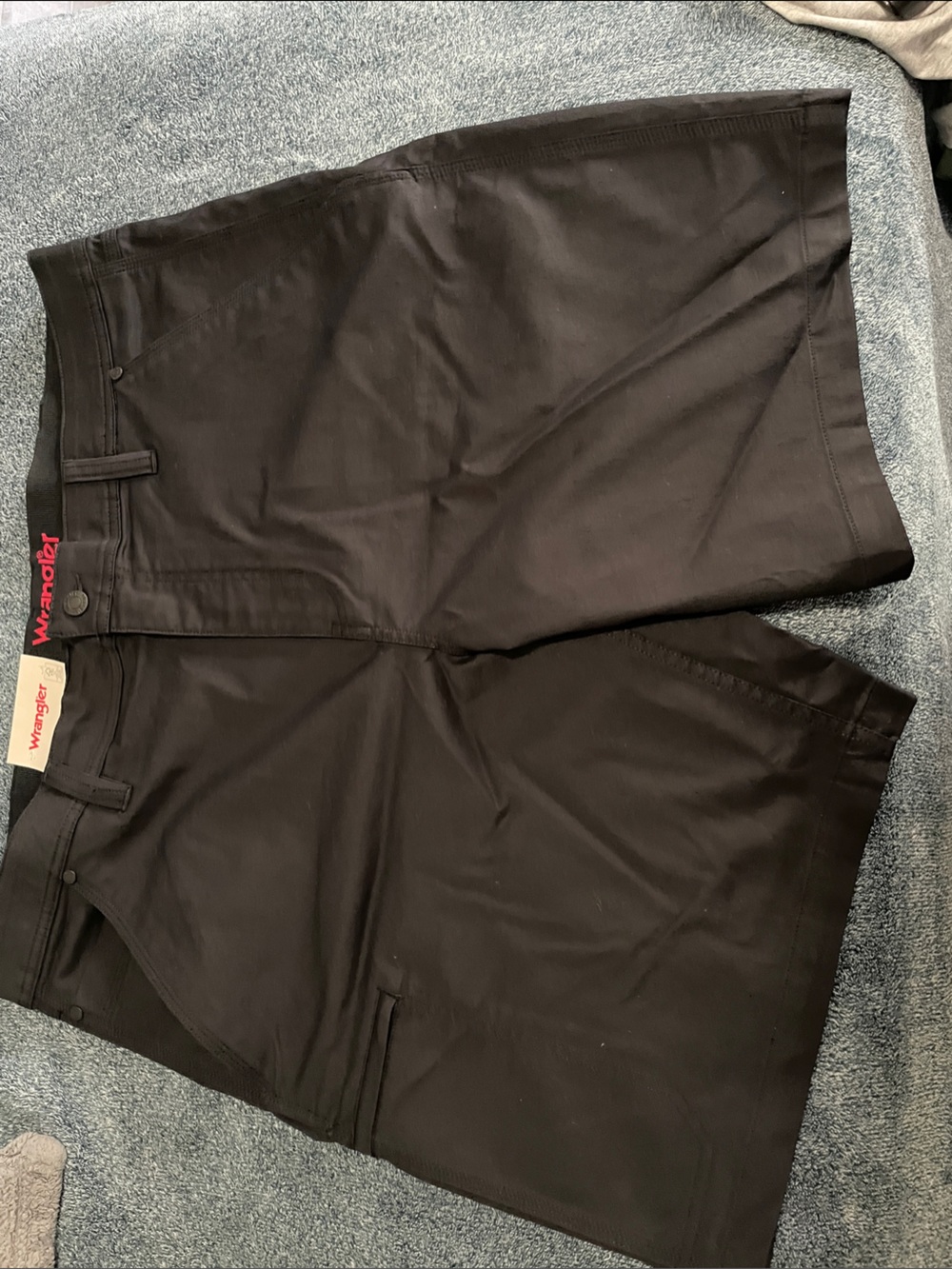 Wrangler Men’s Black Flat-Front Casual Shorts